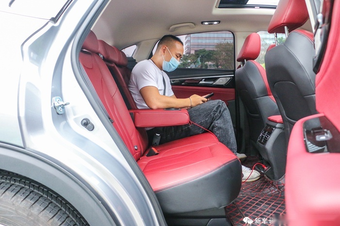 试完长安CS85 COUPE，会让合资跨界SUV车主“心痛”