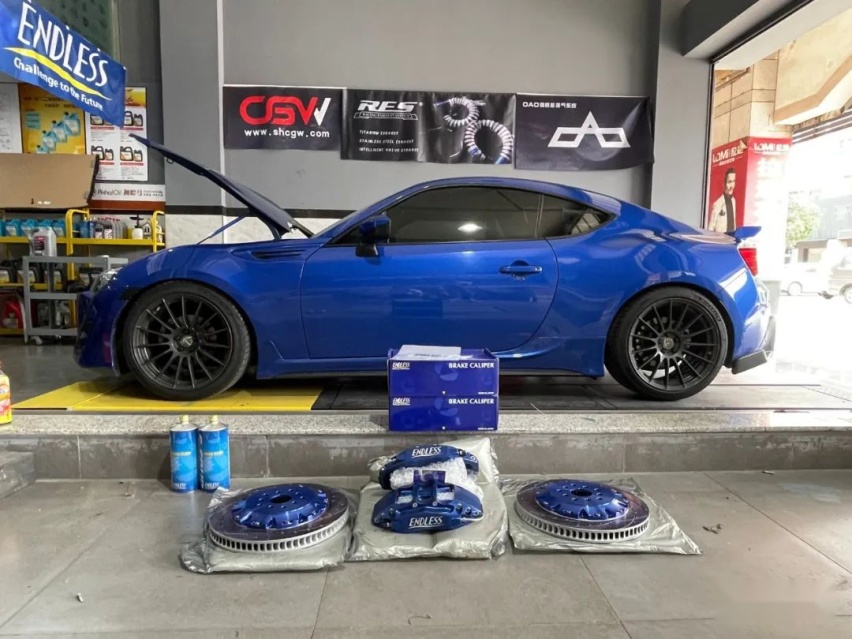 宽体竞技风斯巴鲁BRZ，玩着玩着玩出了一家改装店？