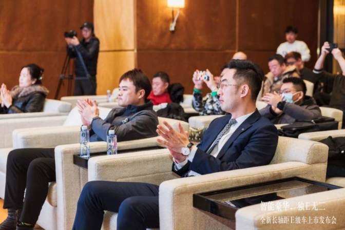 智能豪华，独E无二 全新梅赛德斯-奔驰长轴距E级车迎来正式上市