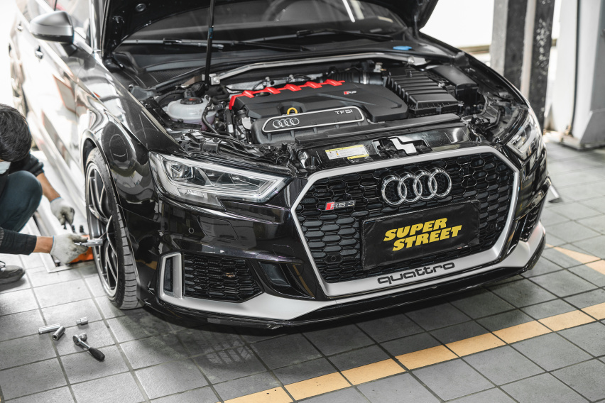 奥迪RS3更换NGK R7437-8度高性能火花塞