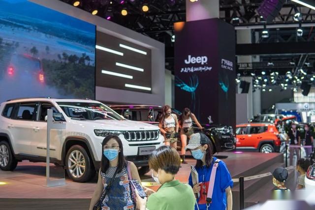 Jeep大切诺基携手Timberland，车辙与脚印重合重新注解“探索”