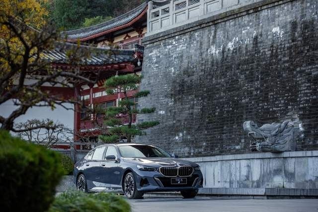油电齐发，双轴并推 全新BMW 5系，重新定义中大型智能豪华座驾
