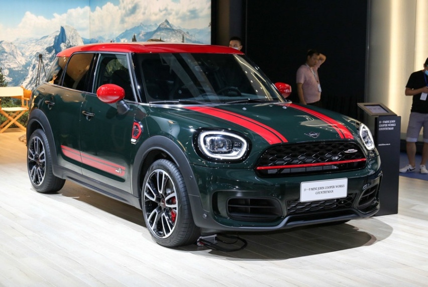 MINI JCW COUNTRYMAN搭载2.0T高功率排量