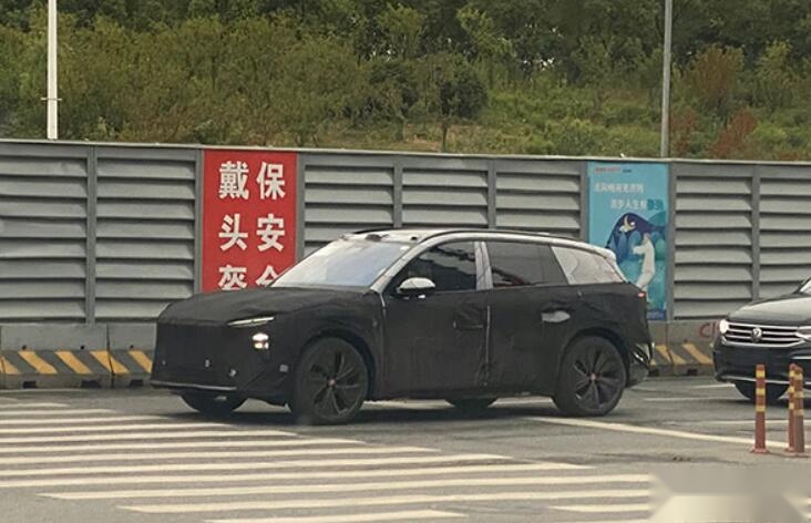 进化不止！激光雷达+智能化升级+三排座椅，新款蔚来ES8谍照曝光