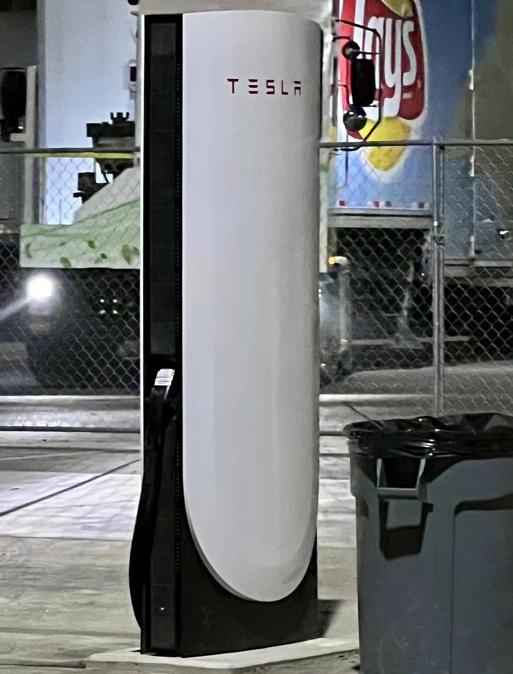 颤抖吧，燃油车！特斯拉V4超充或9月发布，充15分钟能跑500公里