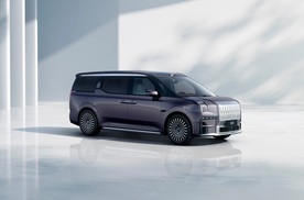 奢华配置终极PK，极氪009VS丰田埃尔法，春节开谁回家更有排面？