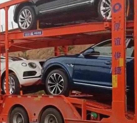 高速上遇到一辆4000万半挂车! 装了一车宾利