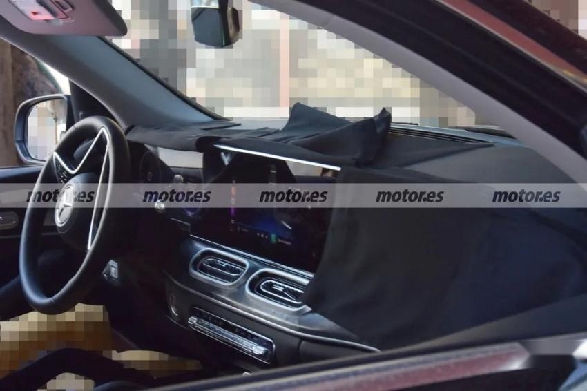 奔驰 豪华SUV GLE 新款造型曝光！导入新设计语言 超大屏幕成内装