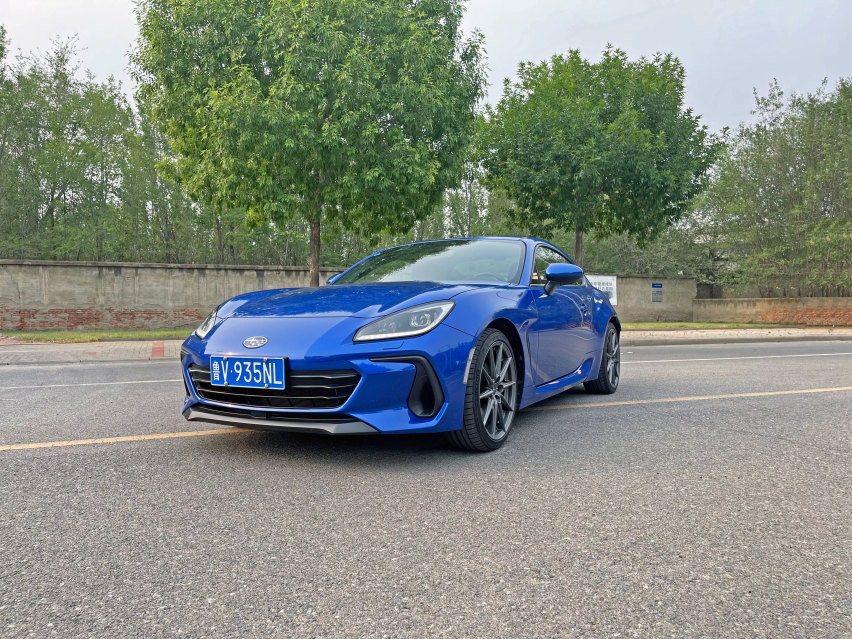 30万的手动挡“杂牌车” 试驾全新一代斯巴鲁BRZ