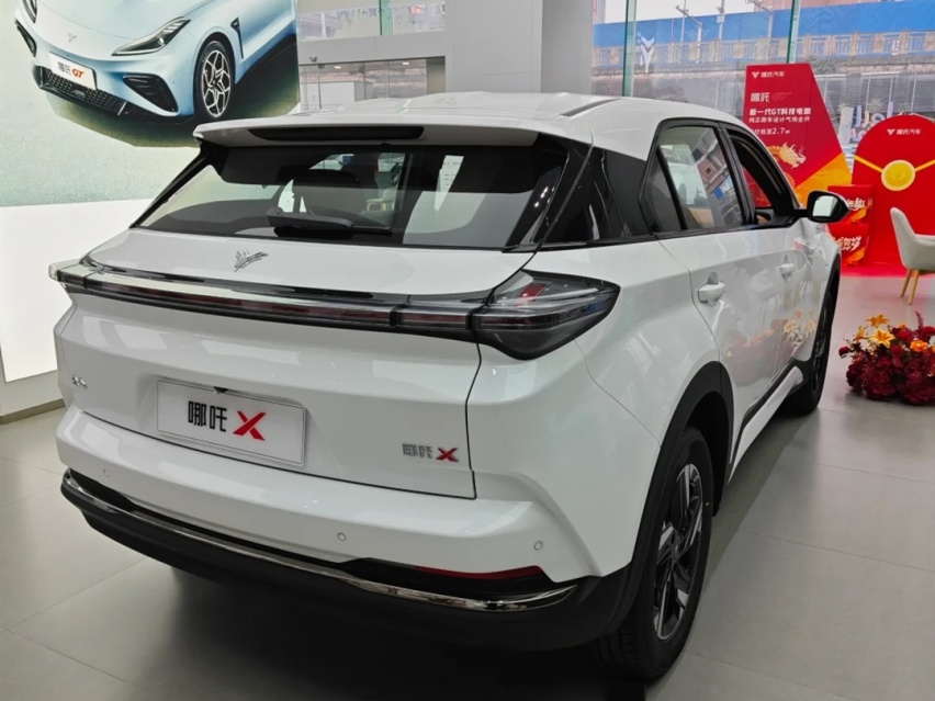 10万级纯电SUV，轴距2700mm，续航501km，哪吒X值得买吗？