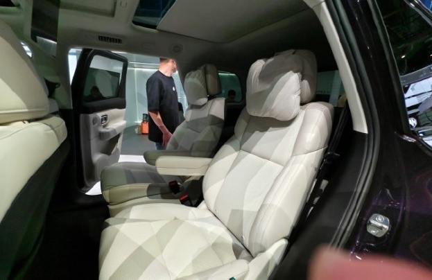 大满配，SUV+MPV结合体！超享6座，竞争力“天花板”，16万拿下？