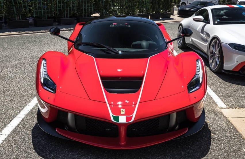 法拉利LaFerrari实车 修长硬朗的设计