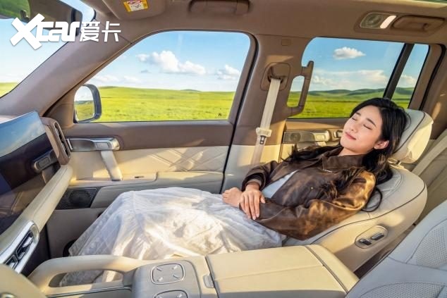 一把尺子量到底!猛士X700开启预售,为家庭用户造最好的方盒子