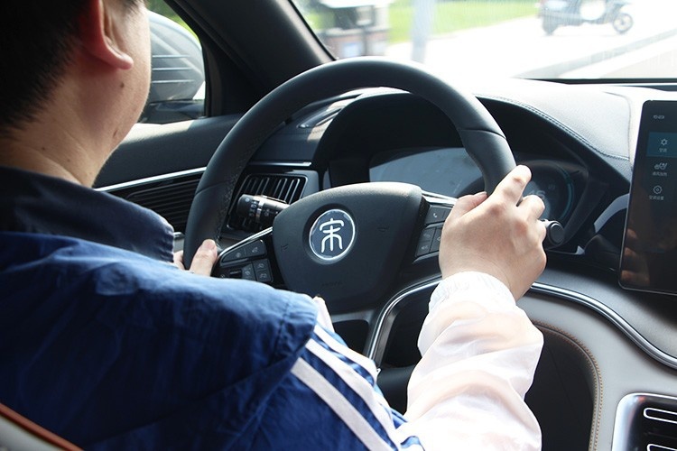 试比亚迪宋PLUS DM-i，最大综合续航超1000km？