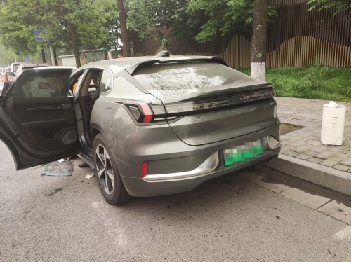 极氪001发生过火事故，本次事件车辆并非自燃