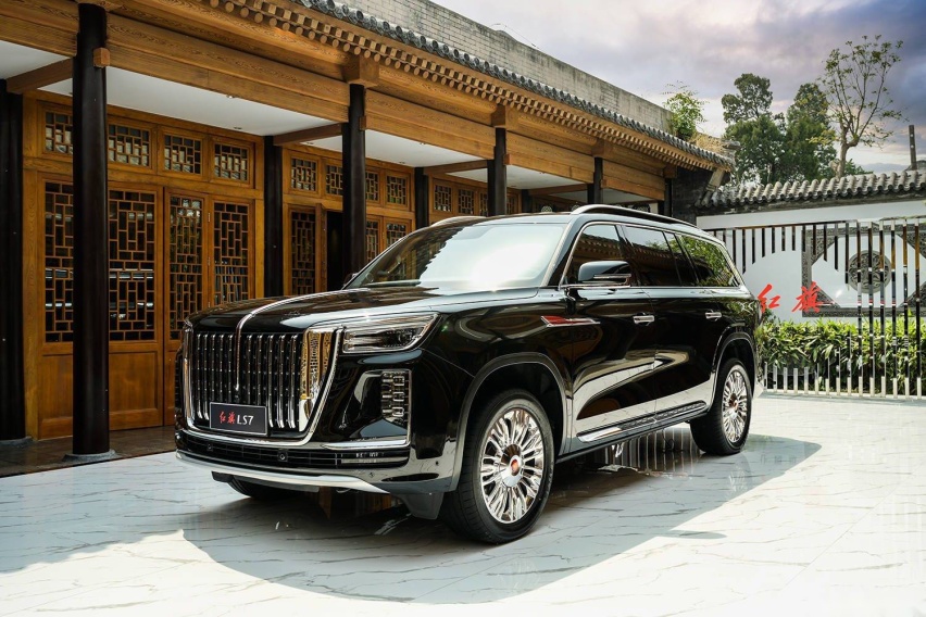 搭4.0T大V8，红旗LS7正式亮相，国产SUV天花板？