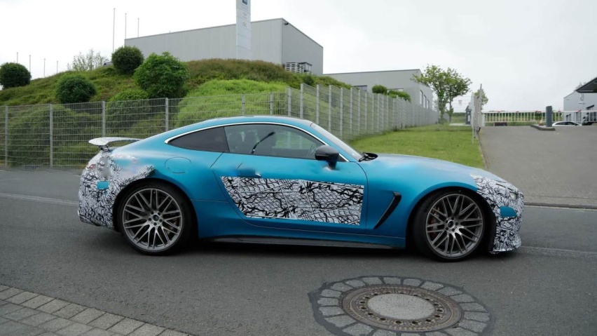 【驾春秋】2024款奔驰AMG-GT Coupe曝光：尺寸更大 2+2