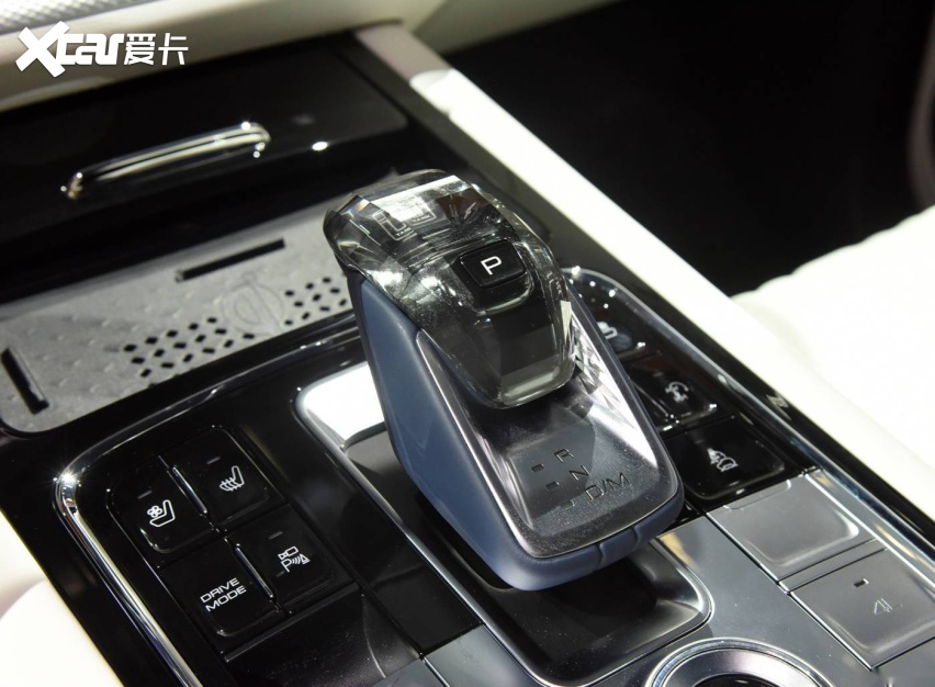 实拍坦克500 PHEV，带电后，豪华与硬派的结合更有意义了