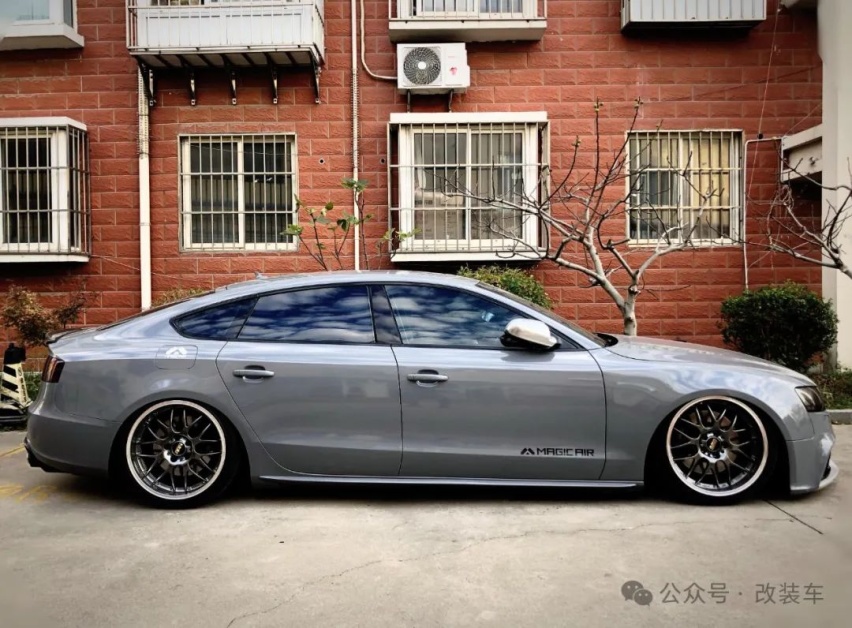 福特Mustang到奥迪S5再到宝马M5，漫漫玩车路终于圆了V8梦