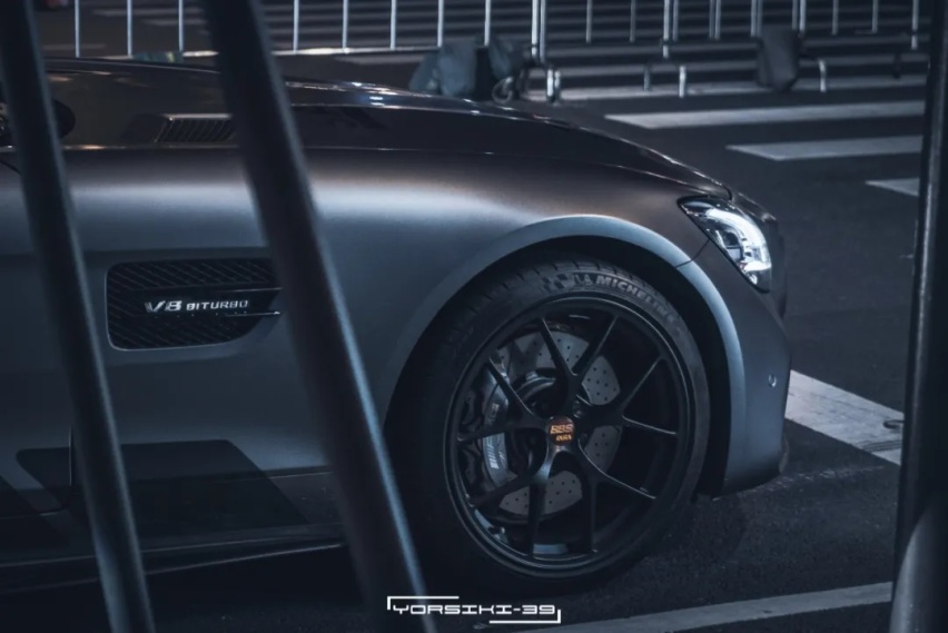 油耗堪比纳智捷的梅赛德斯-AMG GT，两天一箱98你受得了吗？