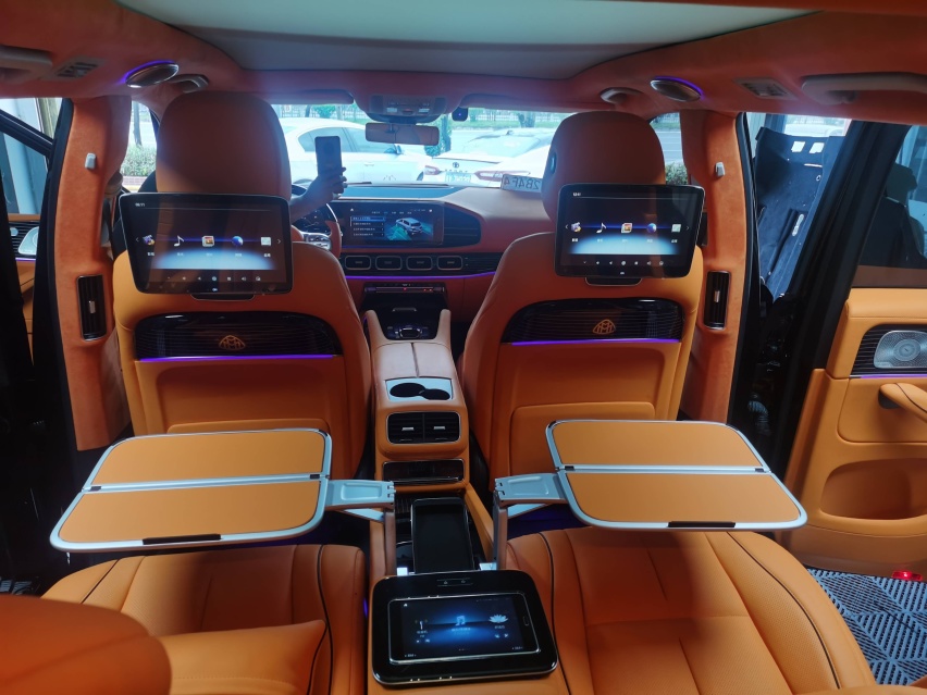 2022款奔驰GLS450升级迈巴赫四座爱马仕橙内饰，尽享舒适奢华