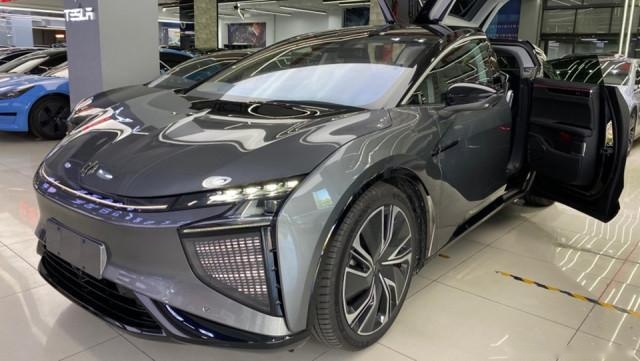 80多万买的高合HiPhi X，开一年亏20万，为什么赔钱也要出手？