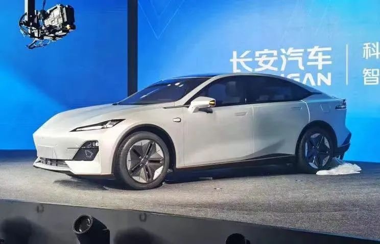 轿跑不过瘾，驱逐舰都来了，广州车展重磅自主轿车还得看这几款