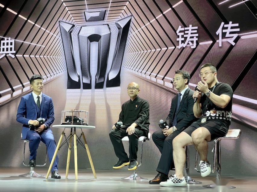 皇冠回归，不是以一款车，而是以一个品牌