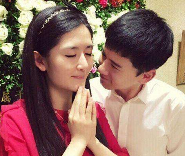 实拍！张杰谢娜街头拥吻 恩爱依旧力破婚变传闻