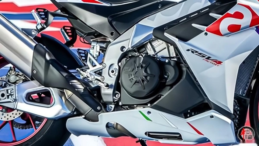 新车|MotoGP白色涂装:2023阿普利亚 RSV4限定版