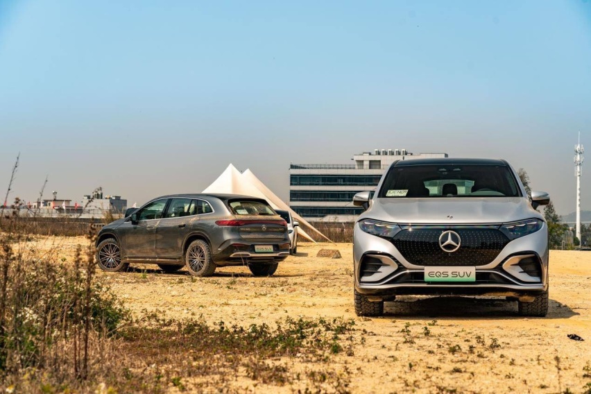 越野赛道小试EQS SUV：什么叫豪华越野体验