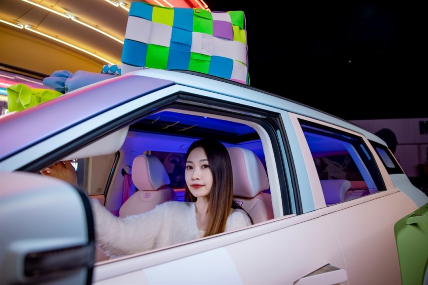 平安夜吃一口吉利ICON的“糖果”，用色彩彻底征服你们的少女心