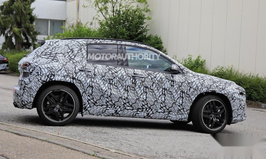 新款梅赛德斯AMG GLA 35 路试谍照，动力更强劲！