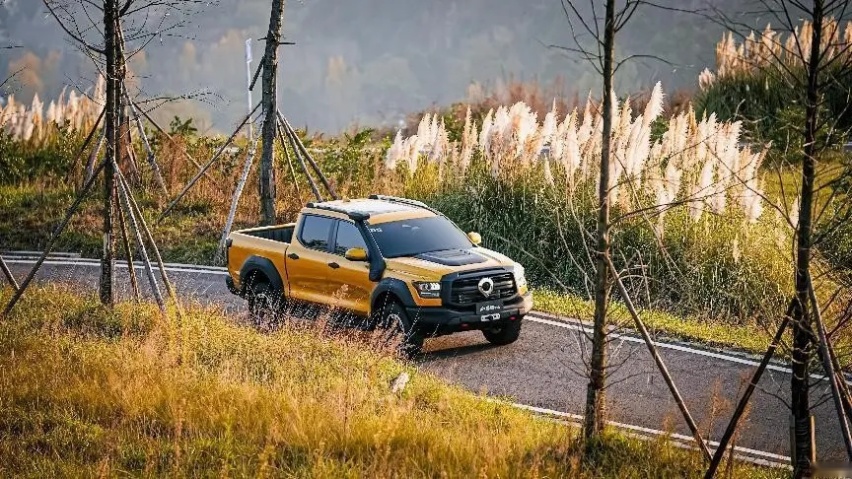 3.0T V6顶级动力+百万级越野装备 深度试驾户外之王山海炮性能版