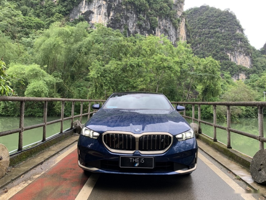 深度试驾宝马i5，黑科技真不少！值得入手吗？
