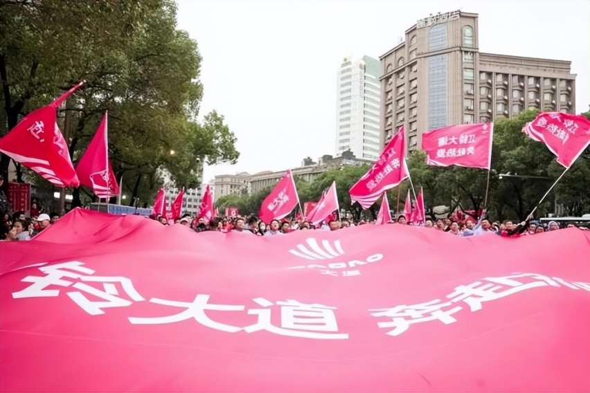 追光逐梦 奔赴热爱 江铃大道实力护航2023年南昌马拉松