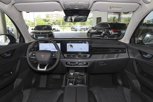配2.0T+8AT变速箱，定位中型SUV，红旗HS5怎么样？