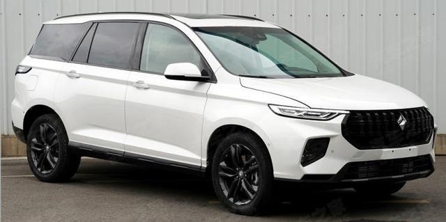 近5m车长+3米轴距，匹配1.5T发动机，这款新中大型SUV