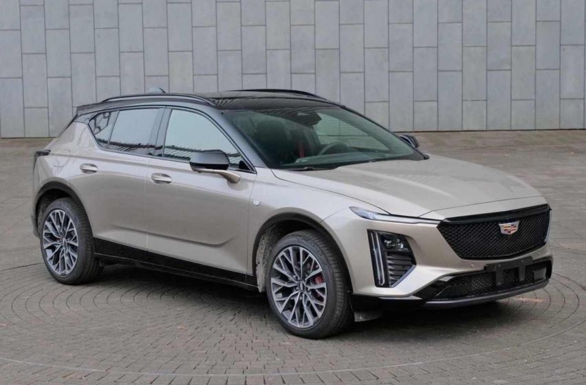 最便宜的凯迪拉克SUV？GT4实车街拍，轿跑风格配曲面双联屏