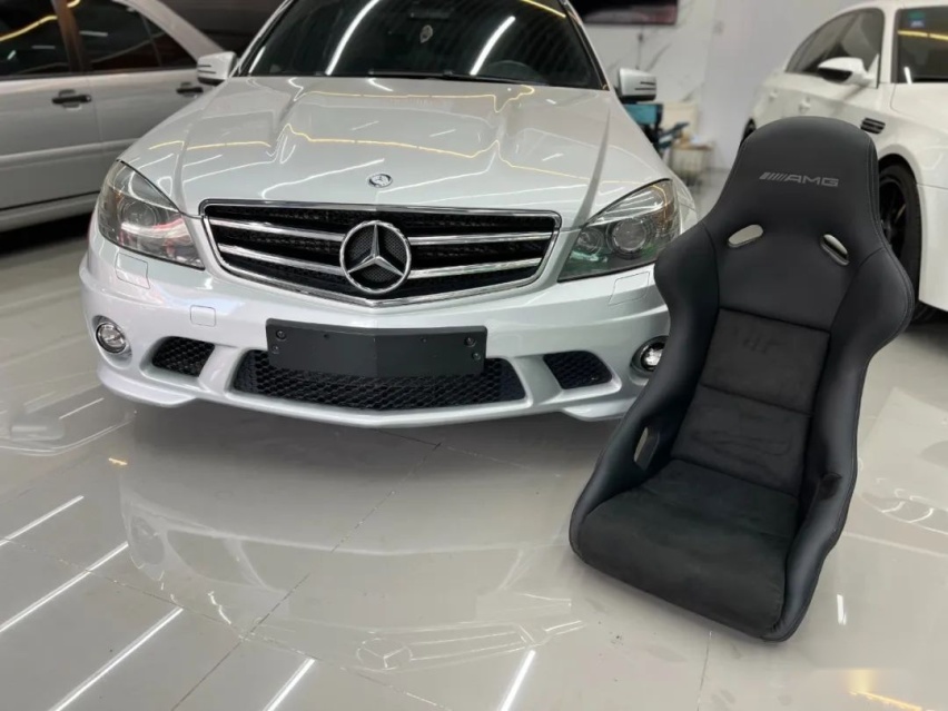 变身成安全车的奔驰AMG C63，这下真是玩出了自己的风格