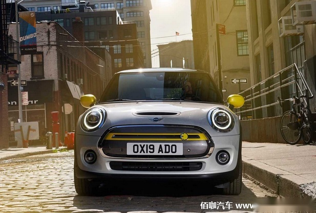MINI Cooper SE.png