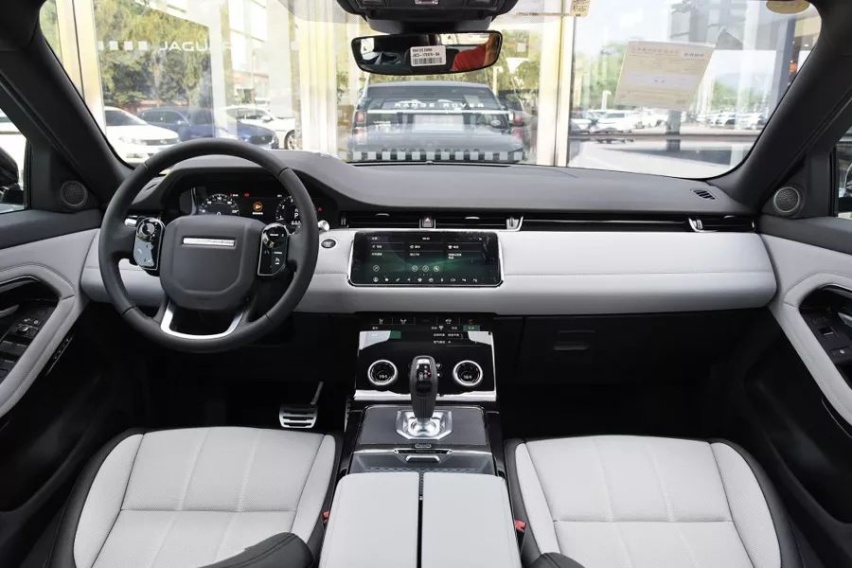 同属豪华中型SUV，全新路虎揽胜极光对比宝马X3，谁更值得买