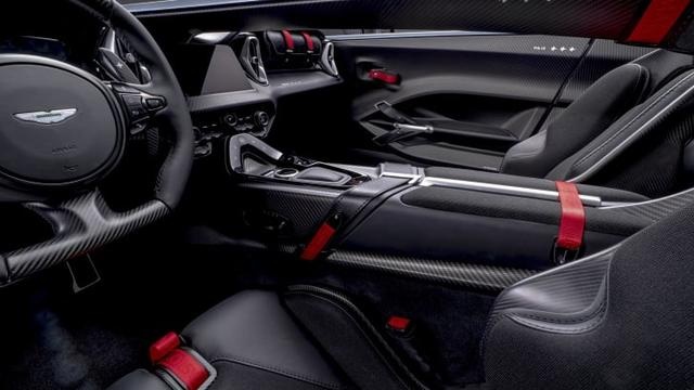 阿斯顿·马丁发布限量版V12 Speedster，酷就一个字