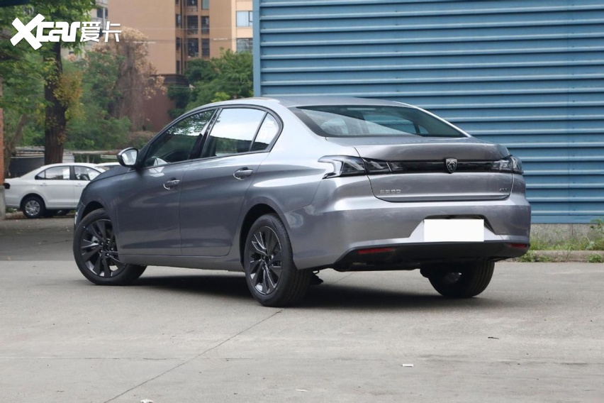 东风标致408龙京限量版,新车基于东风标致408龘龘款车型打造而来,在