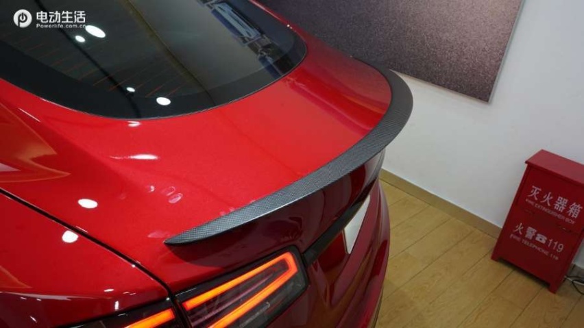 预计售价超百万 抢先实拍特斯拉Model S Plaid