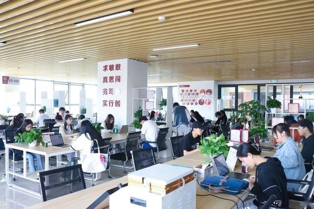 吉利人才发展：创新驱动产业，人才引领未来