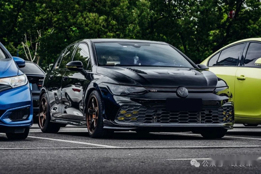 竞技走街风的大众8代高尔夫GTI，这是小钢炮的正确打开方式