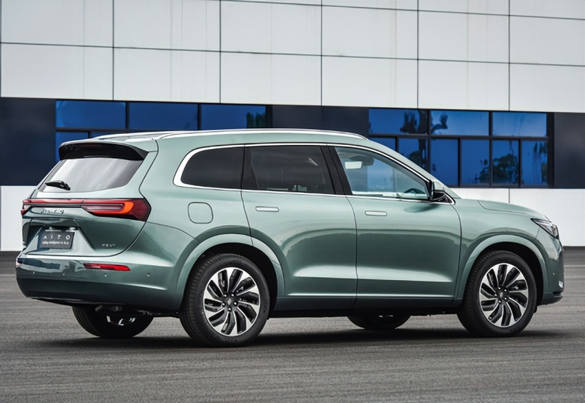 问界M7下月发布：定位豪华智慧大6座SUV，新增纯电动版本