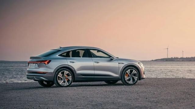 对应X4和GLC Coupe,奥迪Q5也溜背了