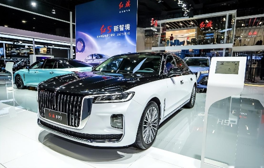 顶级豪华车、新能源车、节能车，你喜欢的款红旗展台都有